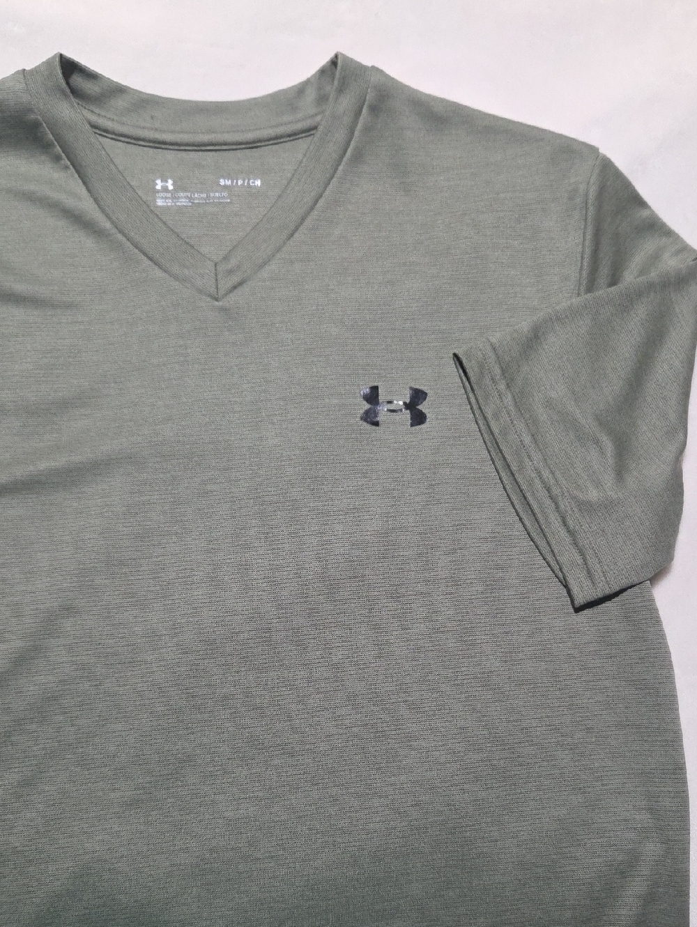 Under Armour Men’s V-Neck Performance Tee — Olive